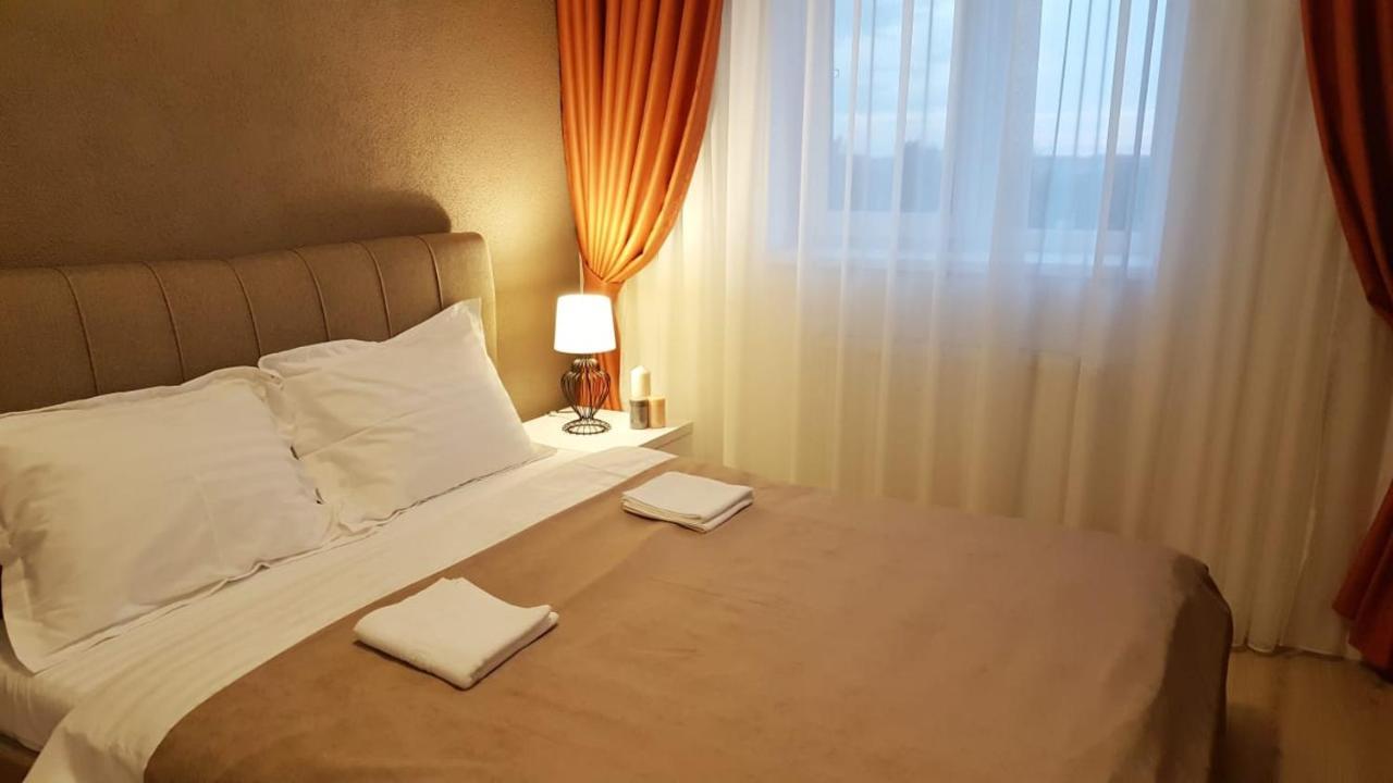 Elias Central Apartment - 2 Bedrooms & Free Parking Oradea Eksteriør billede