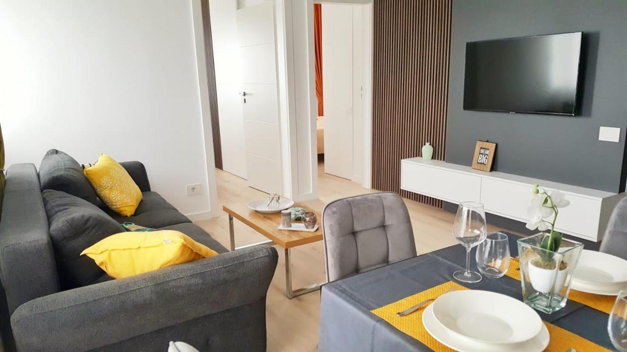 Elias Central Apartment - 2 Bedrooms & Free Parking Oradea Eksteriør billede