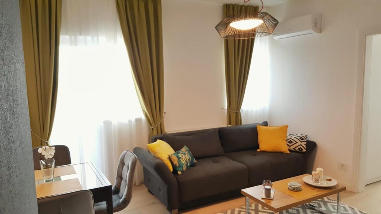 Elias Central Apartment - 2 Bedrooms & Free Parking Oradea Eksteriør billede