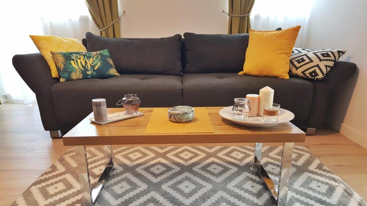 Elias Central Apartment - 2 Bedrooms & Free Parking Oradea Eksteriør billede