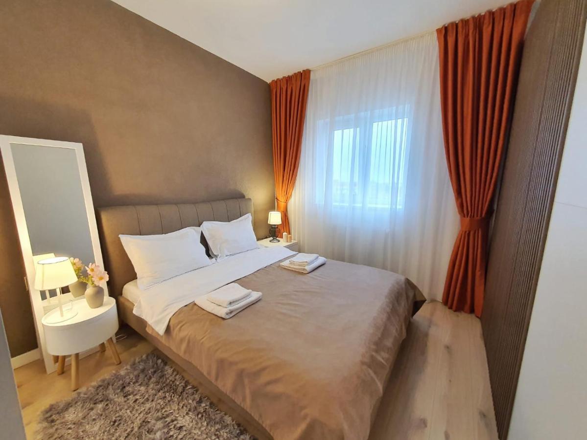 Elias Central Apartment - 2 Bedrooms & Free Parking Oradea Eksteriør billede