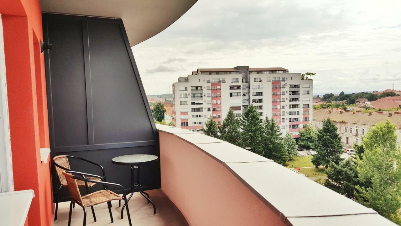 Elias Central Apartment - 2 Bedrooms & Free Parking Oradea Eksteriør billede